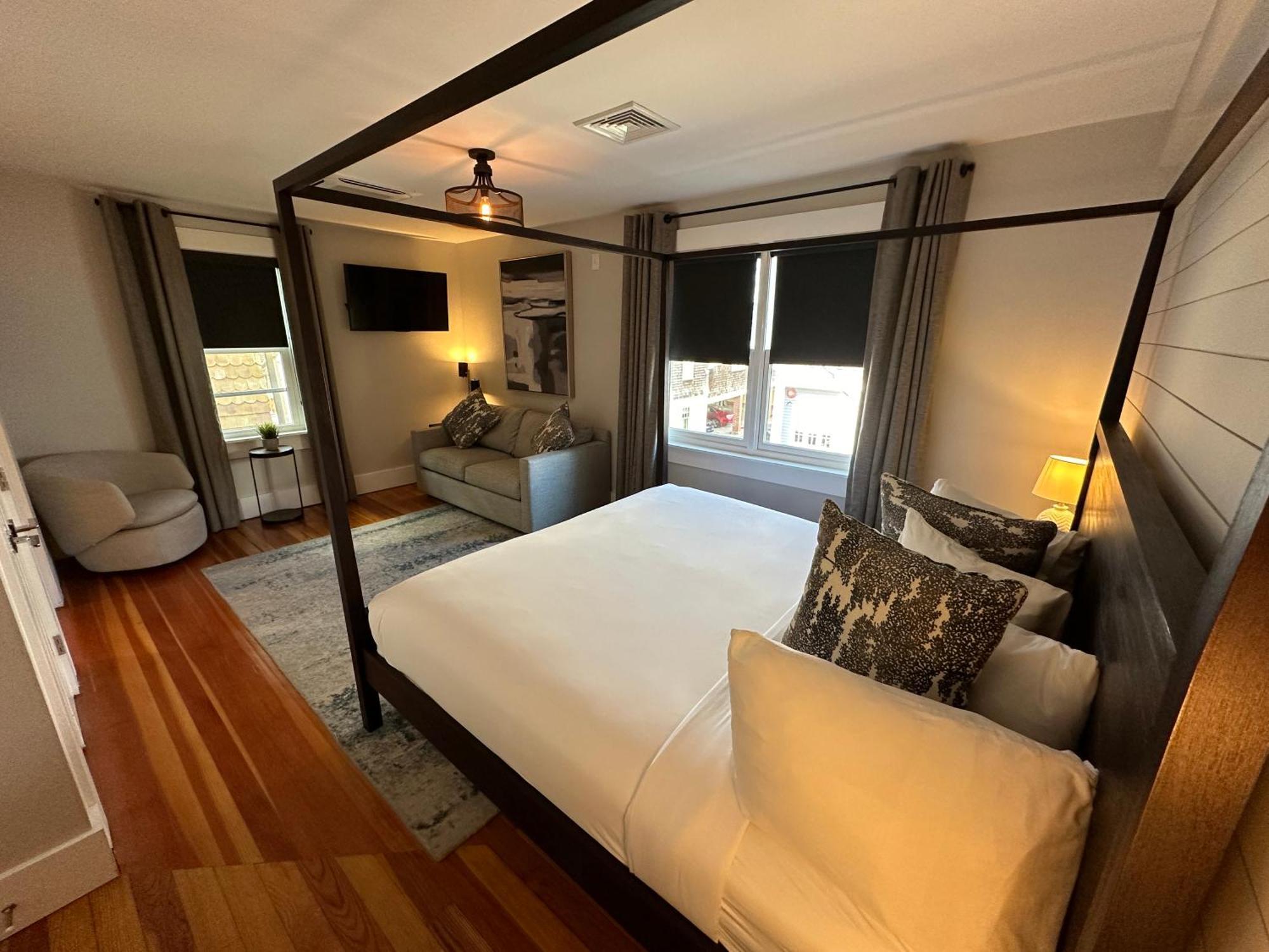 Entire Modern 7 Unit 7 Bath Boutique Inn Newport Exterior photo