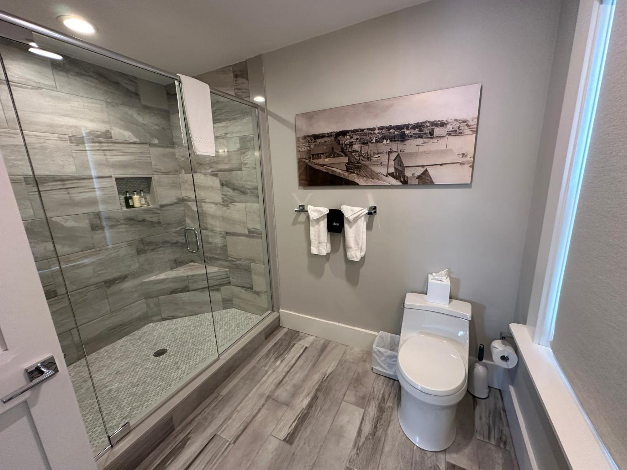 Entire Modern 7 Unit 7 Bath Boutique Inn Newport Exterior photo