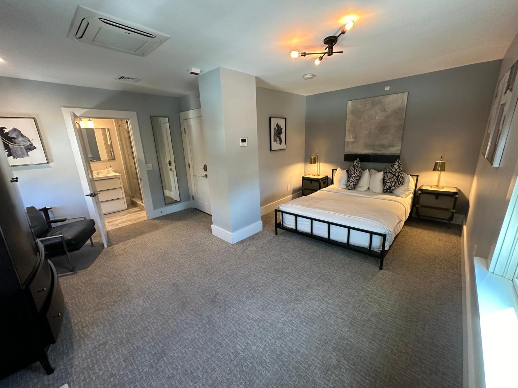 Entire Modern 7 Unit 7 Bath Boutique Inn Newport Exterior photo