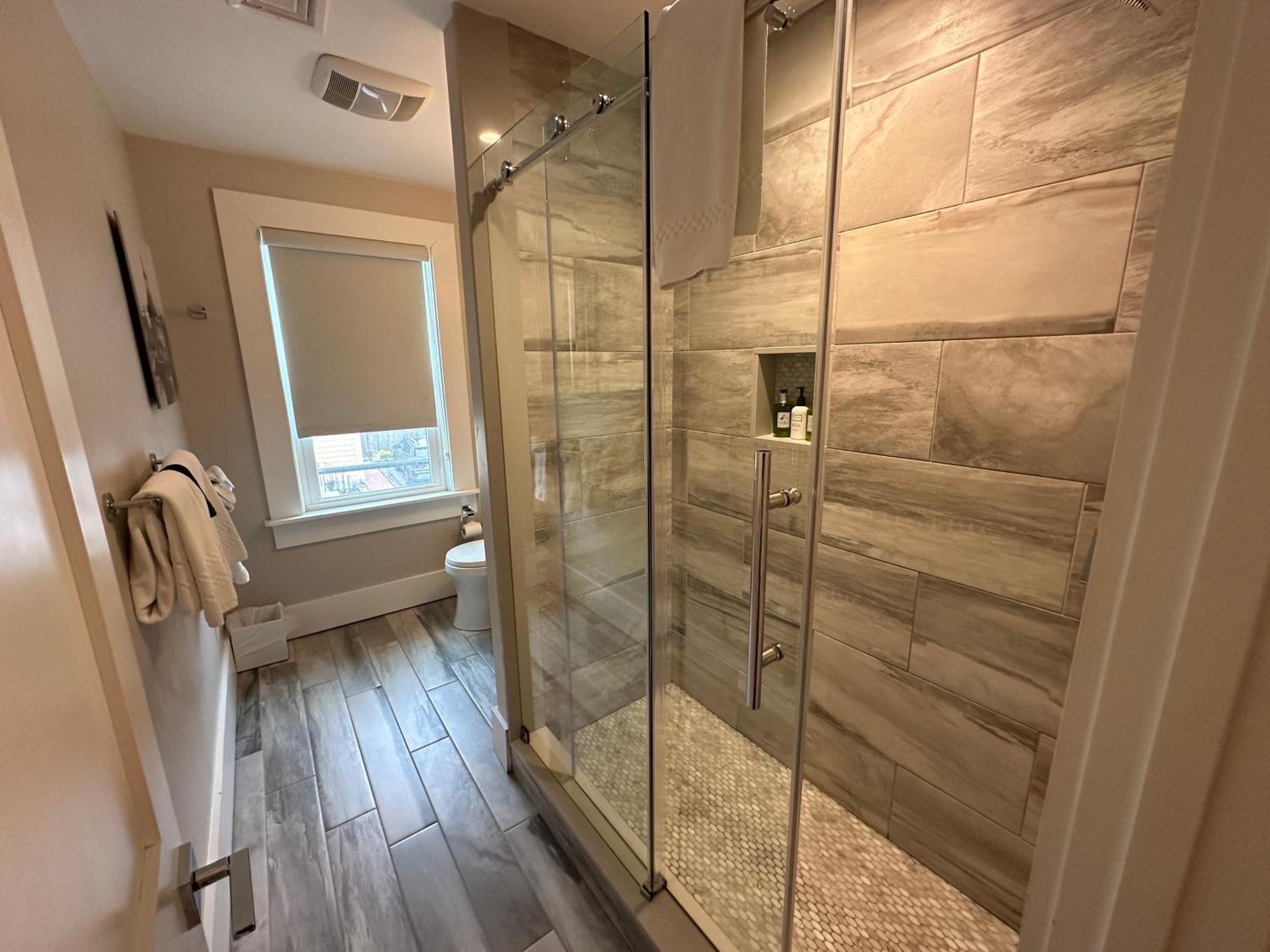 Entire Modern 7 Unit 7 Bath Boutique Inn Newport Exterior photo