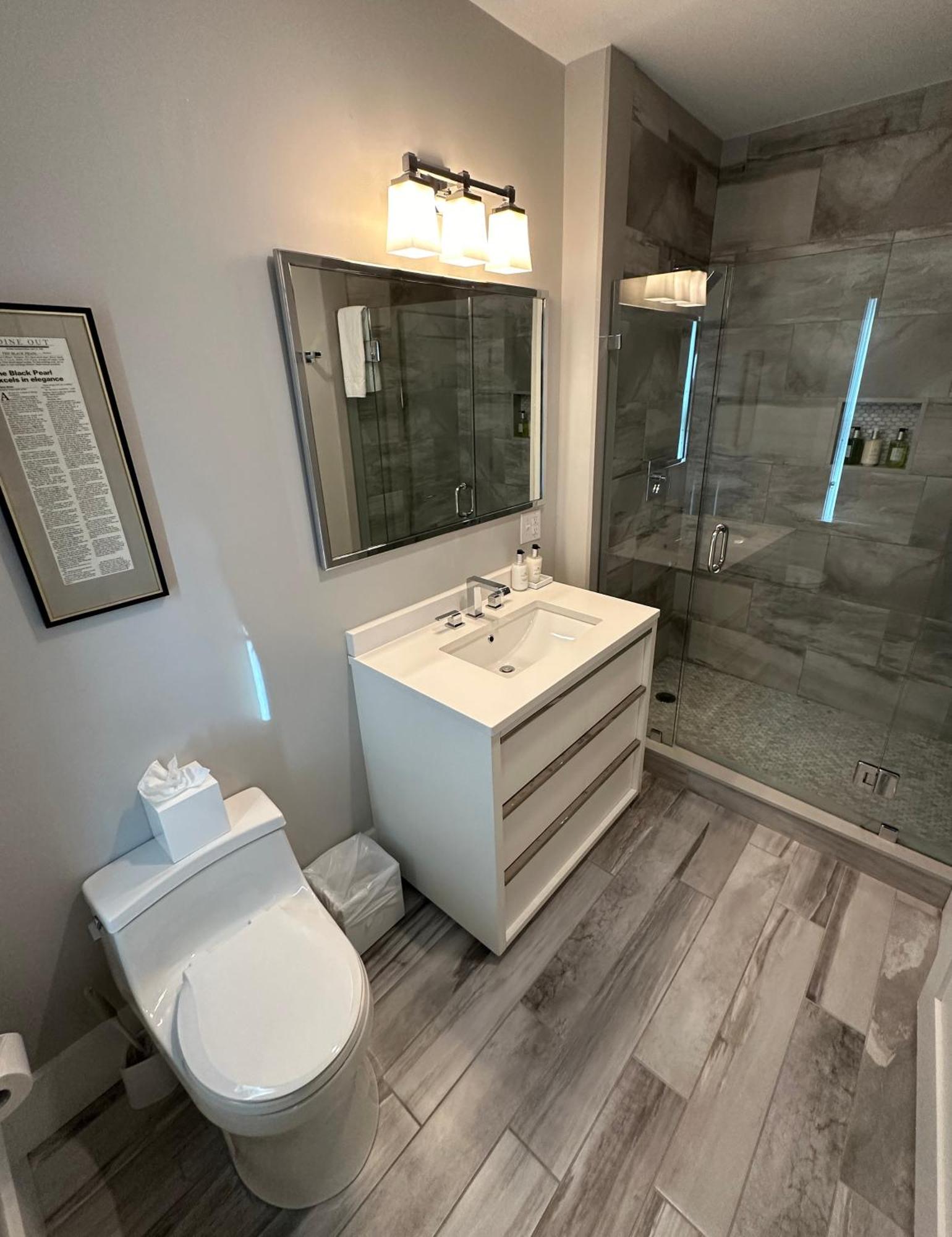 Entire Modern 7 Unit 7 Bath Boutique Inn Newport Exterior photo