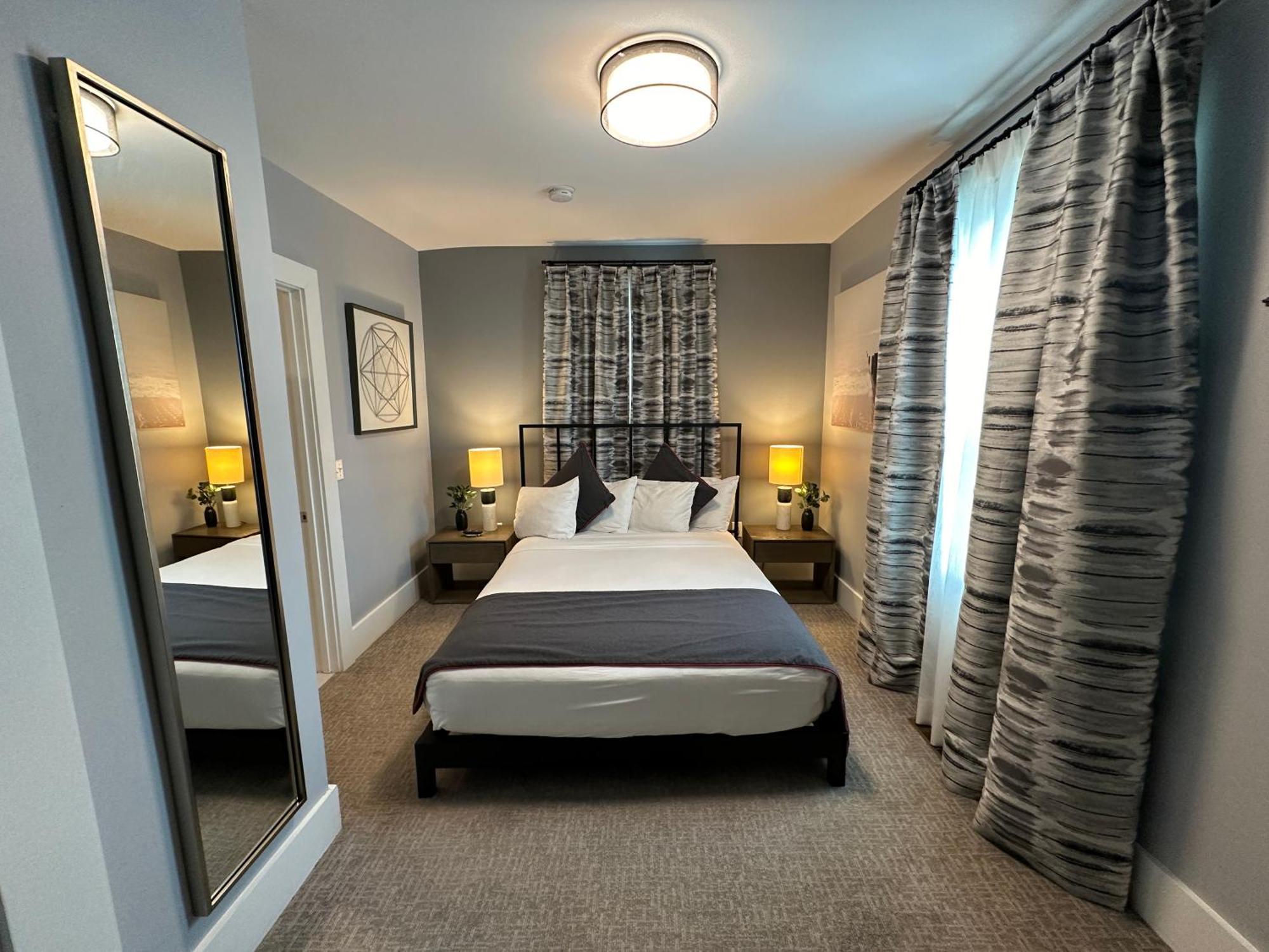 Entire Modern 7 Unit 7 Bath Boutique Inn Newport Exterior photo