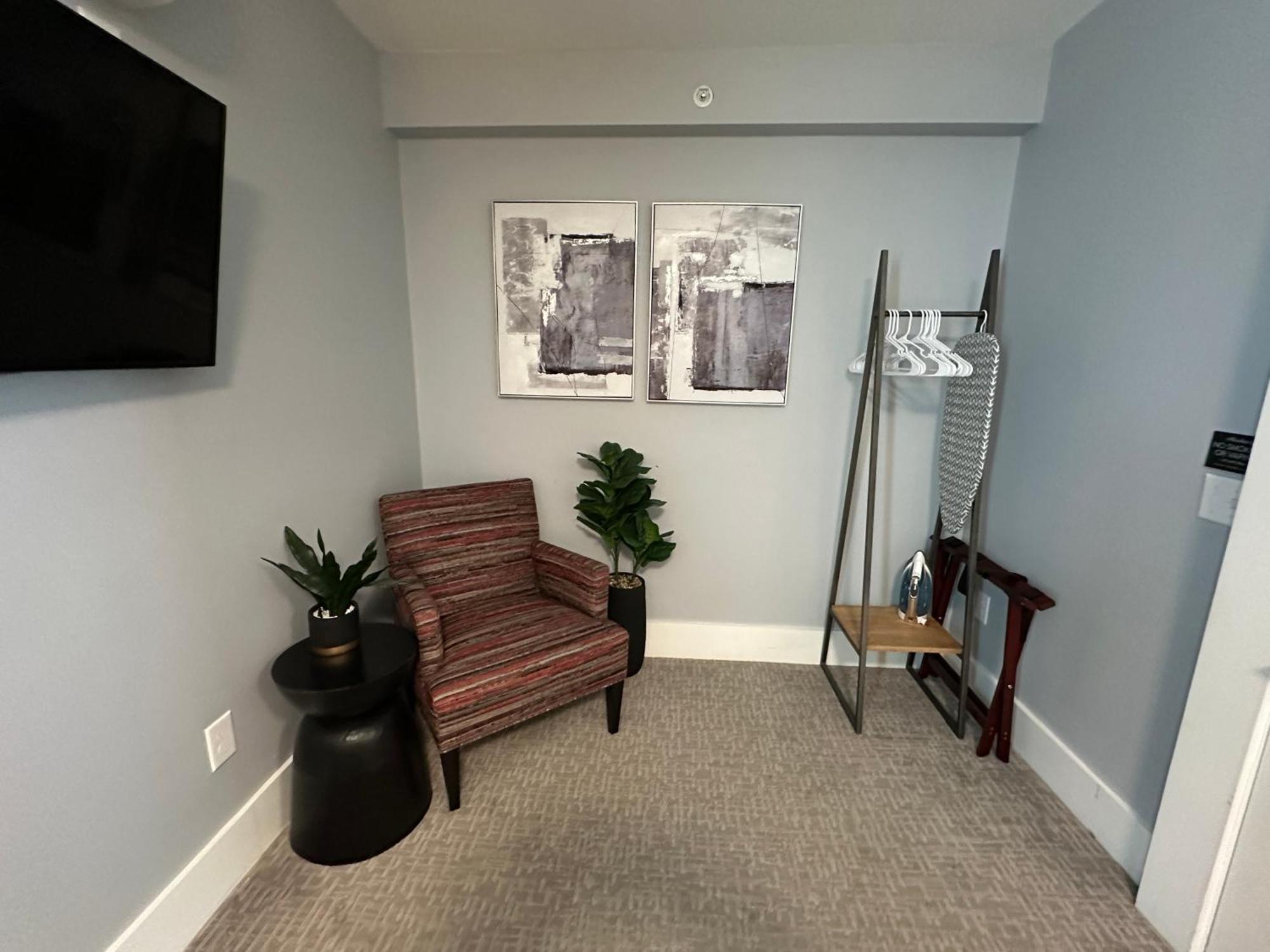 Entire Modern 7 Unit 7 Bath Boutique Inn Newport Exterior photo